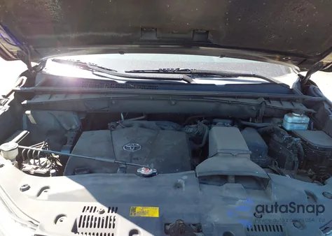 2019 Toyota Highlander Le из США, поврежденный, VIN 5TDBZRFH2KS705589